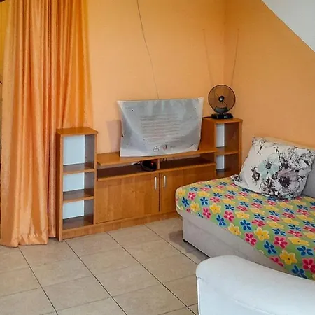 Lucy Guest house *