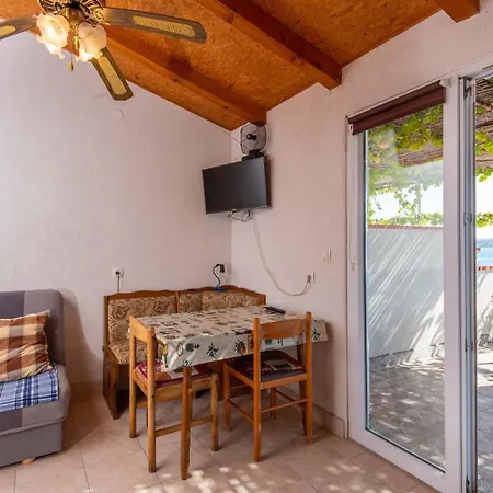Lucy Guest house *