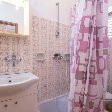 Lucy Guest house Kuciste