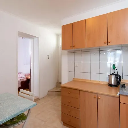 Lucy Apartment