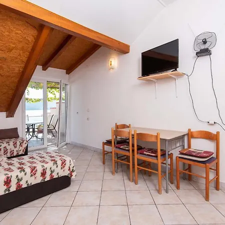 Lucy Apartment